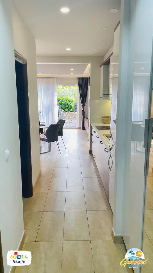 Gabrijel Apartments Makarska 1 Exterior photo