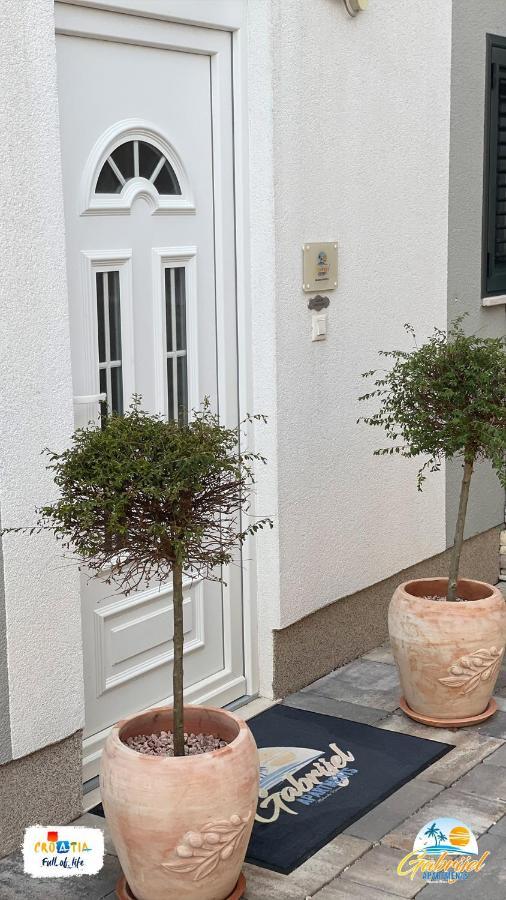 Gabrijel Apartments Makarska 1 Exterior photo